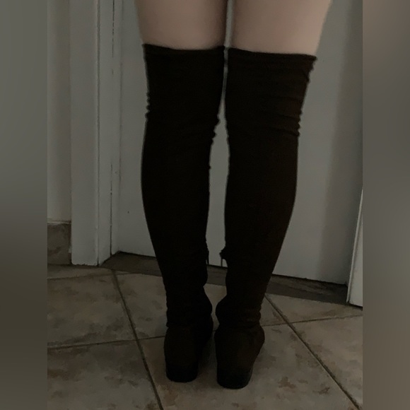 Aldo’s woman’s over the knee olive color microsuede boots size 7.5 - Picture 3 of 16